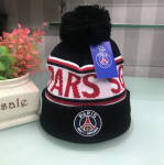 Paris Saint-Germain Mütze mit Bommel PSG Beanie Kappe Winter Fan